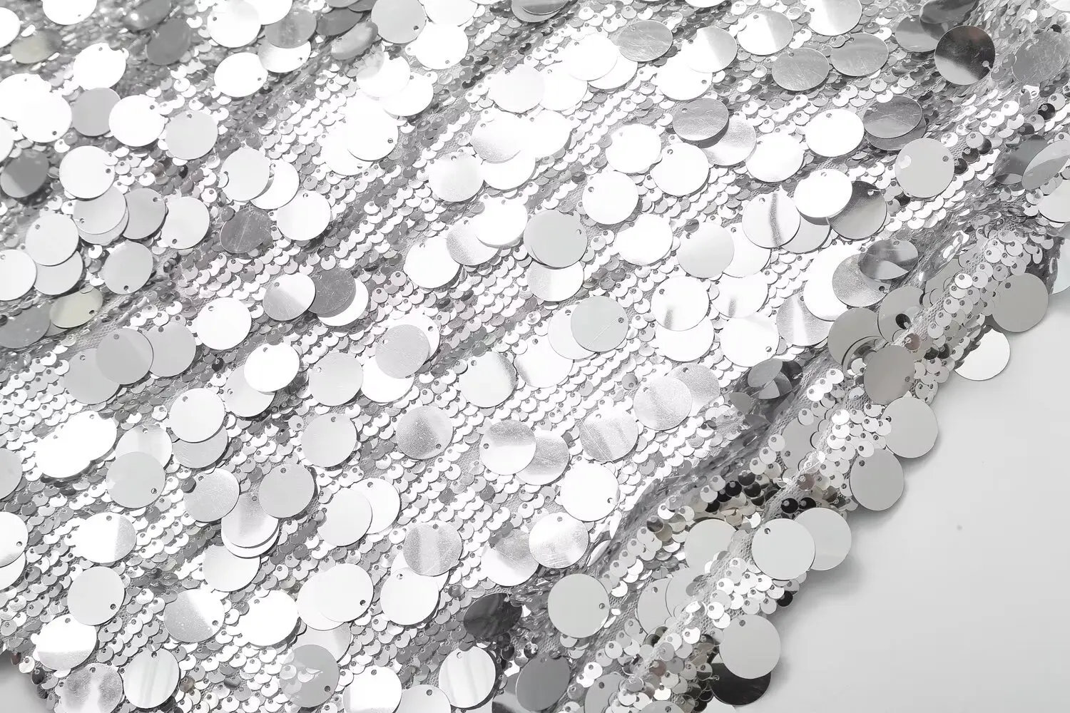 Рисунок 4 - Женская мода с блестками