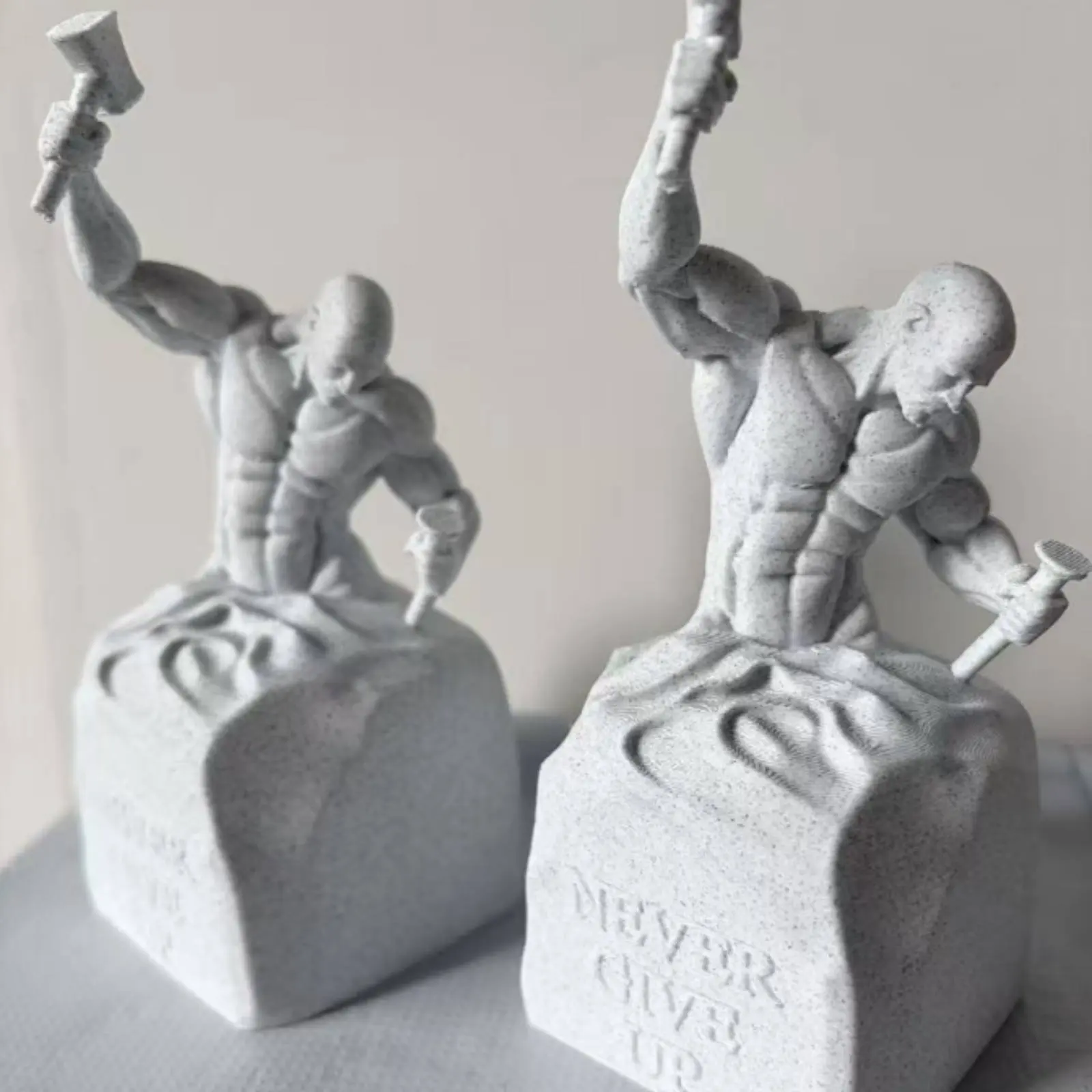 

2 Pieces Muscular Male Figurine Sculptural Decorative Figurine Home Decor Block-Base Statue Raised Arm for Desktop Display