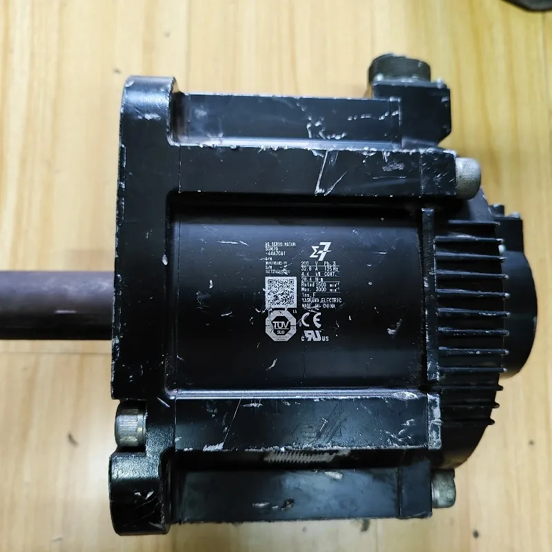 SGM7G-44A7C61 Servo Motor Gold Seller PLC Controller New Original Warehouse Stock