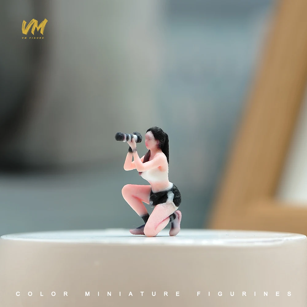 3D Miniatur-Figuren 1/64 Rennfahrerin Professionelle Fotografin Lässiger Mann Mädchen Szenerie-Requisiten Modellansicht Ornamente Fahrzeug-Dekoration – Detail 17