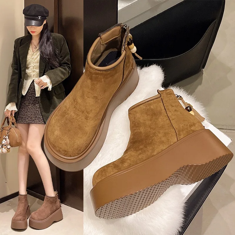 

Новинка 2023 года, женские ботильоны на плоской подошве, замшевые модельные туфли на платформе, модные повседневные женские зимние ботинки, зимние дизайнерские ботинки челси