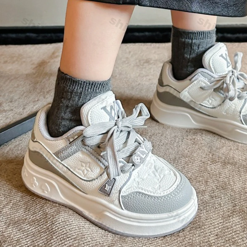 

Детские кроссовки, весна-осень 2023, удобная дышащая уличная повседневная обувь для мальчиков, легкая мягкая подошва, нескользящая обувь на плоской подошве для девочек