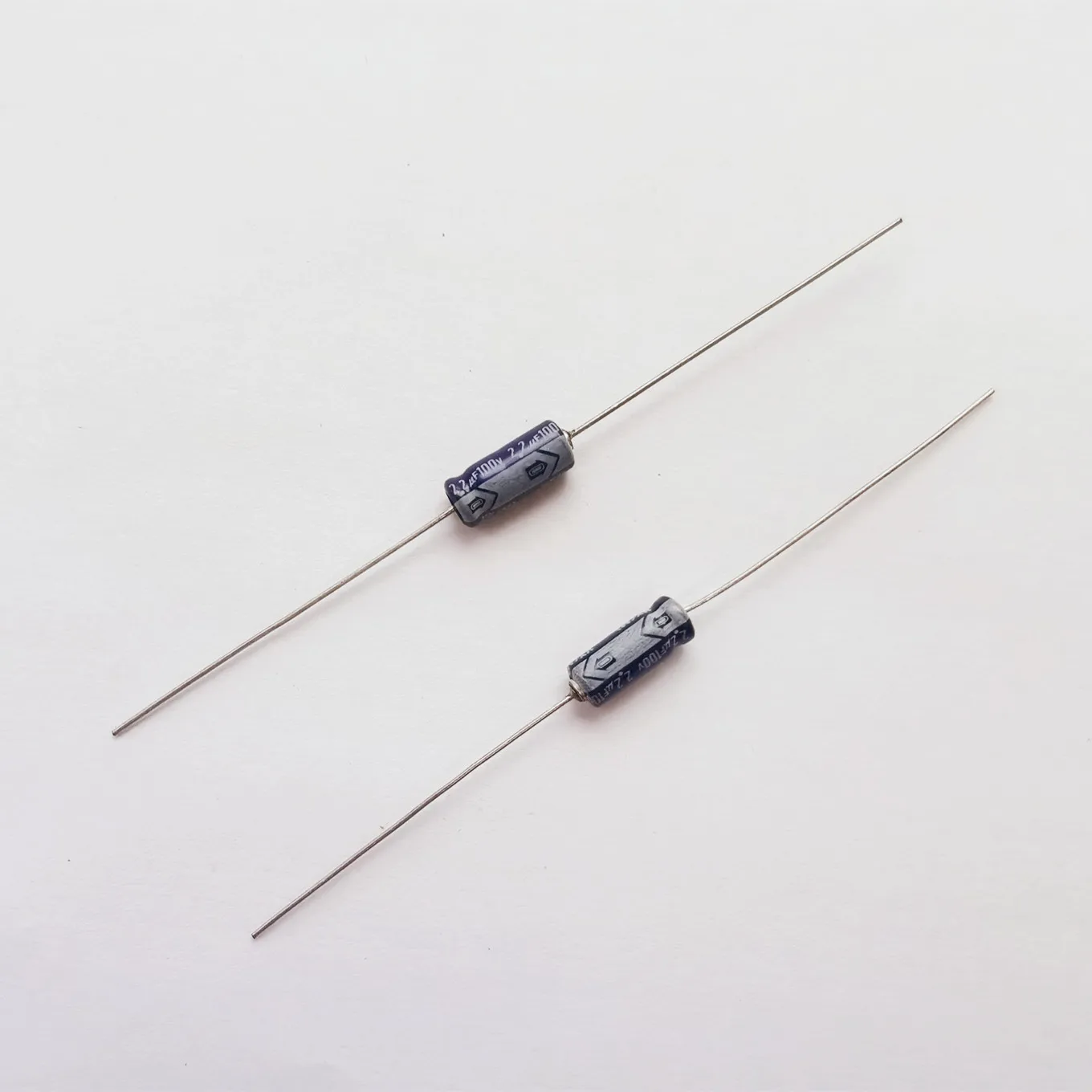 Original new 100% VX 100V2.2UF TVX2A2R2MAD1L axial electrolytic capacitor 5*12mm (Inductor)