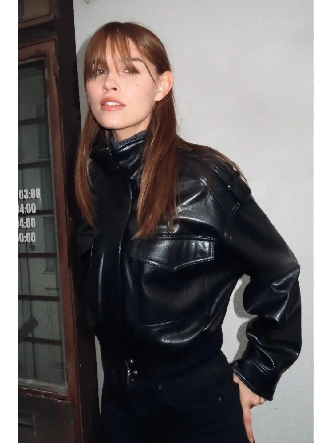 Winter Long Sve Stand Collar Fake Leather Jaet with Cuff Decorative Straps Women's Faion Outerwear ort Length