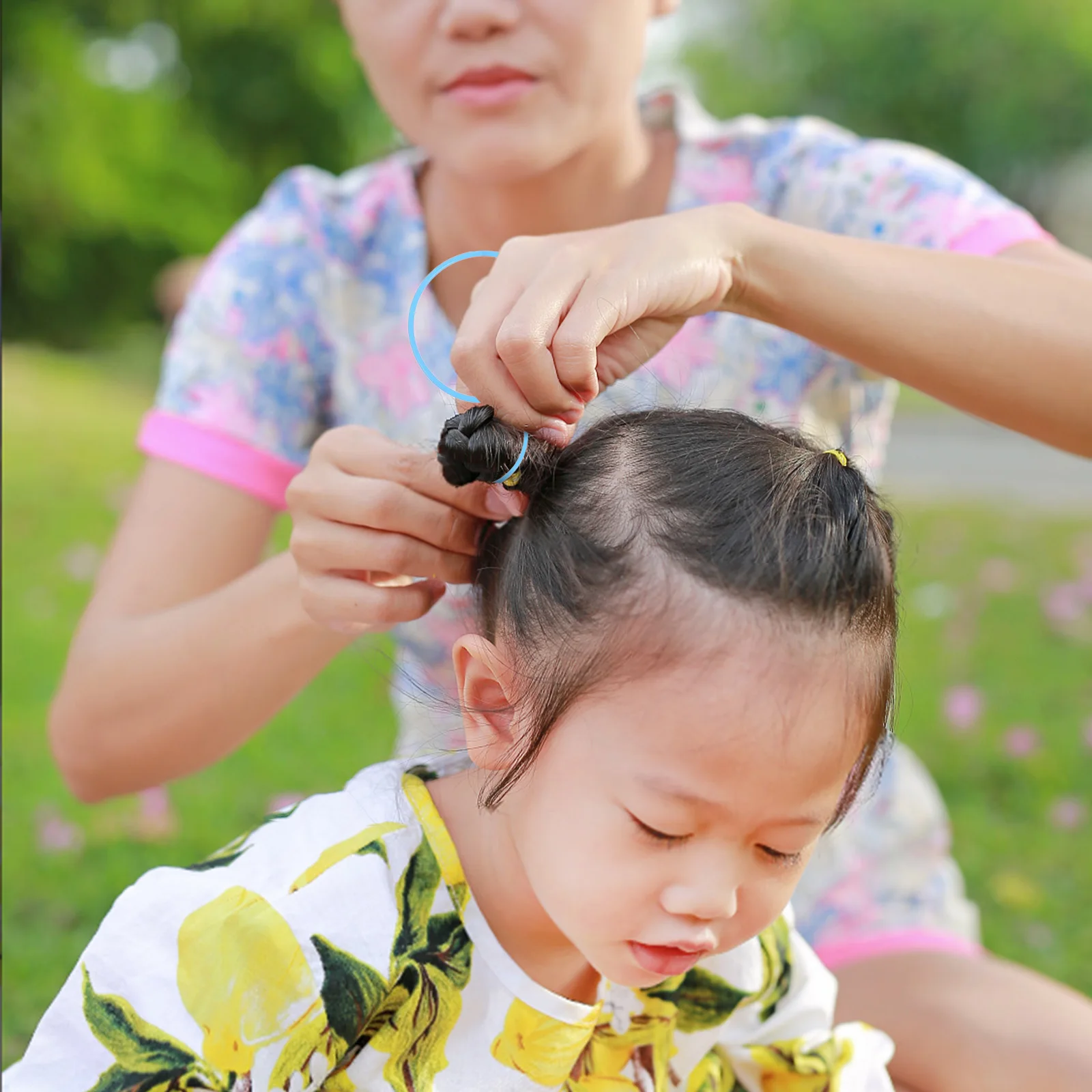 

10Pcs Silicone Wristbands Glow in The Dark Luminous Jelly Bracelets Sports Bracelets Party Favors Hair Ties for Events