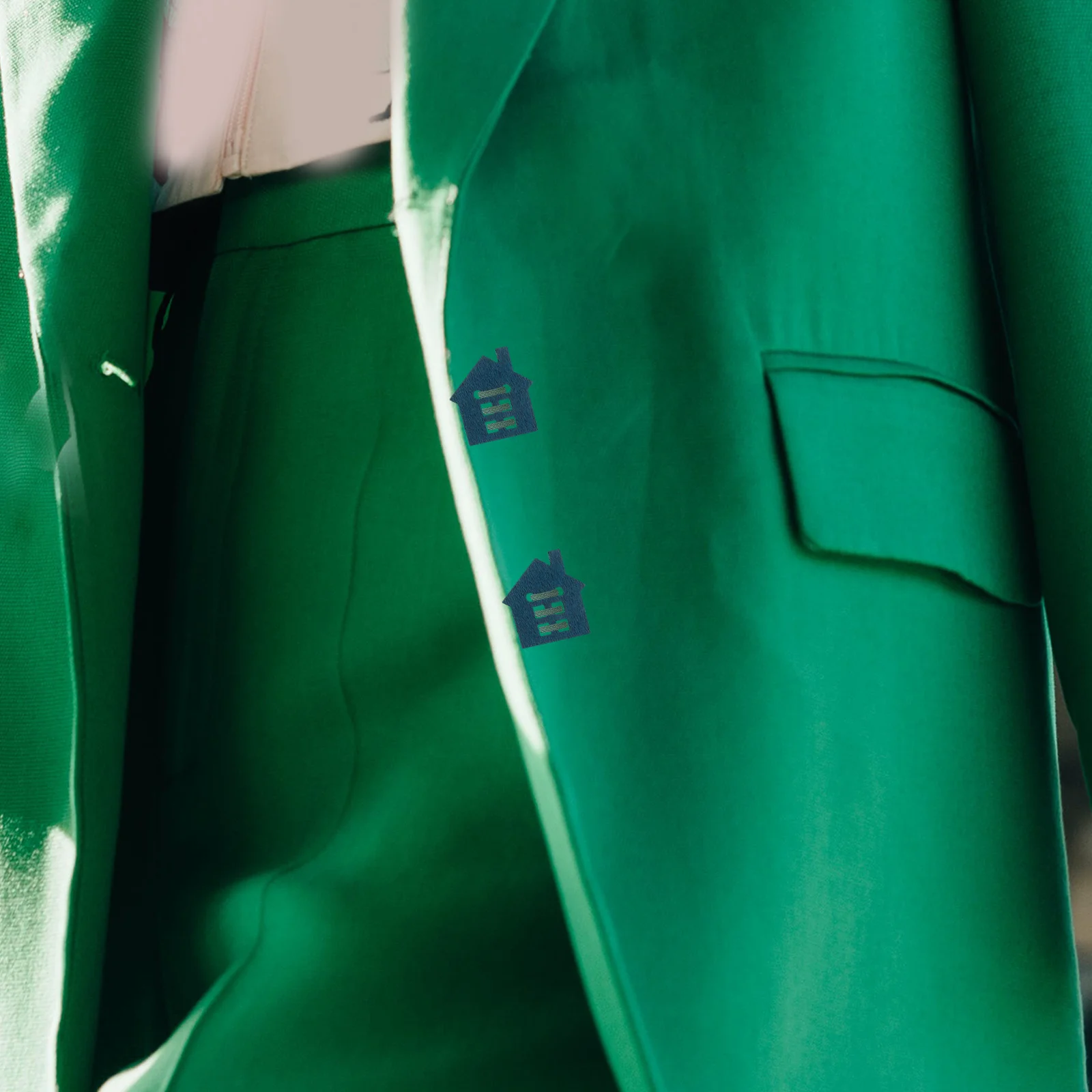 

50Pcs Wooden Buttons Two Holes Colored House Pattern DIY Sewing Scrapbooking Decorations for Crafts Handmade Projects