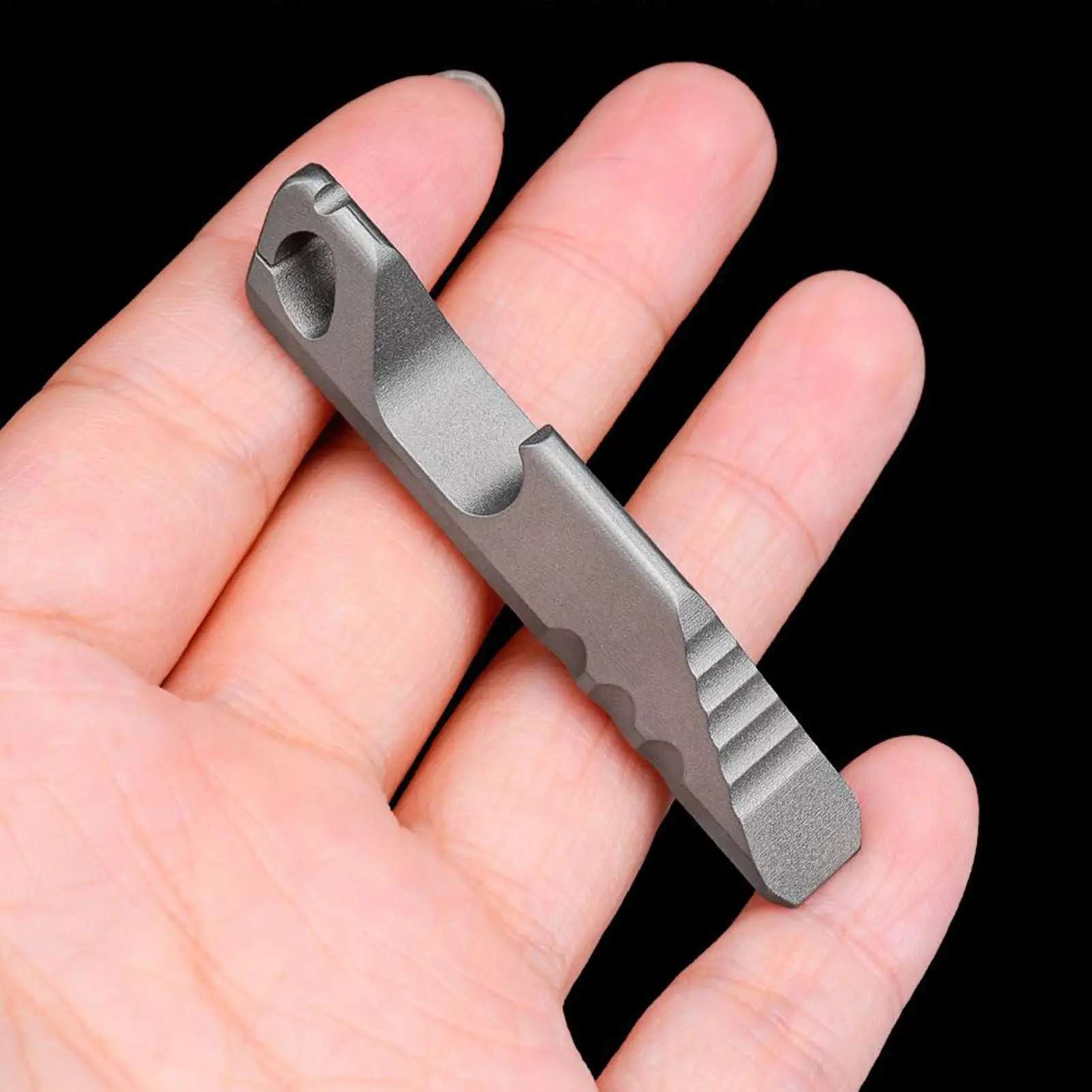 

Aluminum Alloy Keychain Bottle Opener, Portable Tool For Hiking Camping Outdoor Routine, Travel Commute Festival Gift