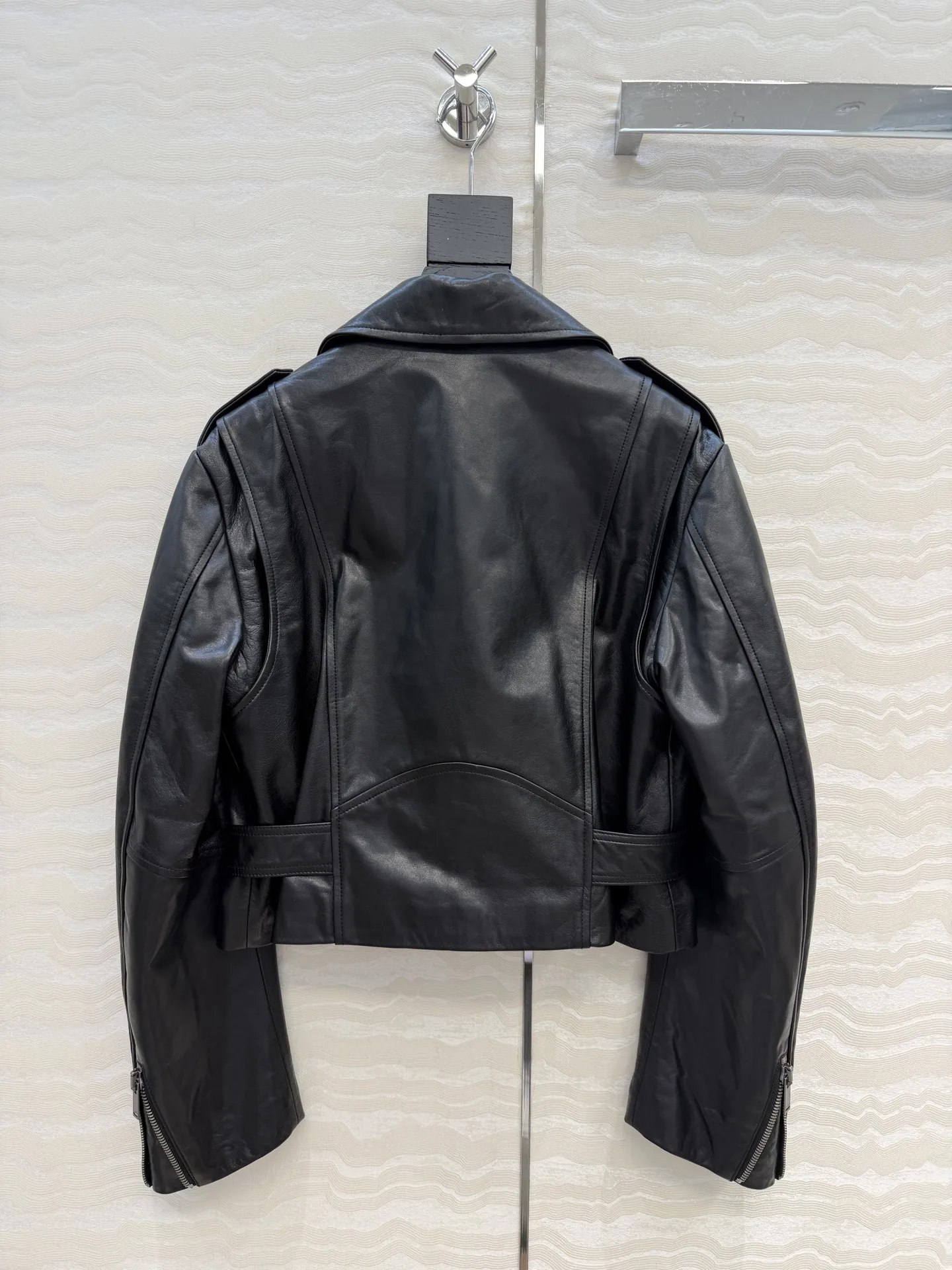 Fashionable motorcycle jacket and leather jacket for 2026