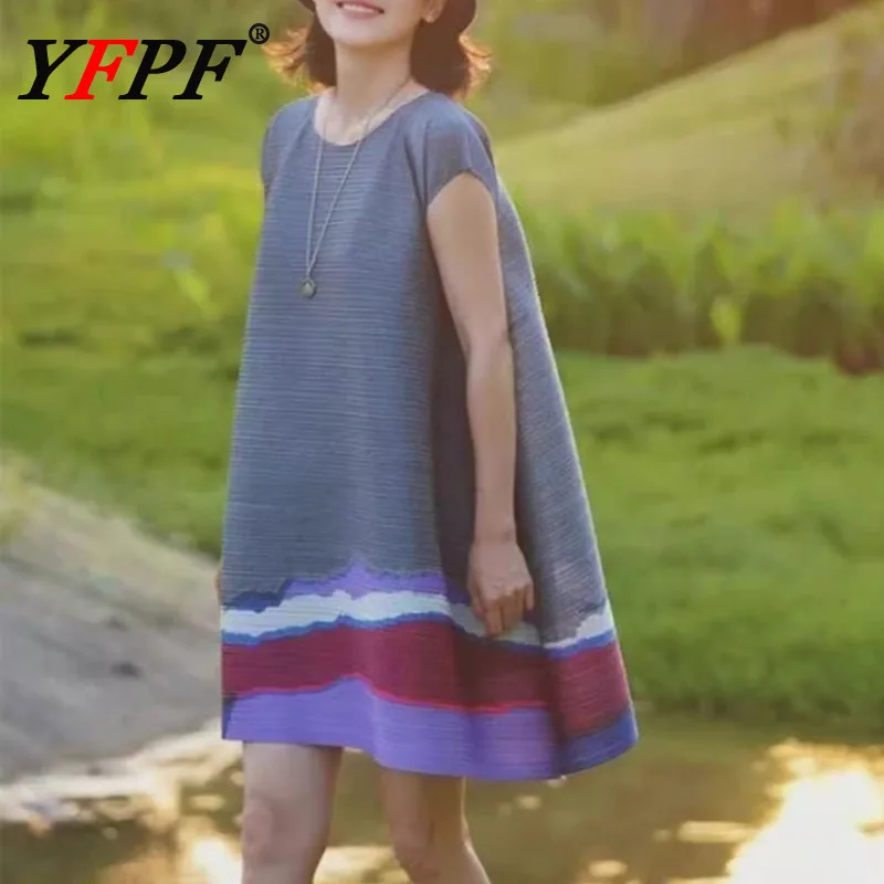 

YFPF Повседневное плиссированное платье трапециевидной формы Miyake для женщин с круглым вырезом и коротким рукавом контрастного цвета, свободные платья средней длины, новинка 2023 года