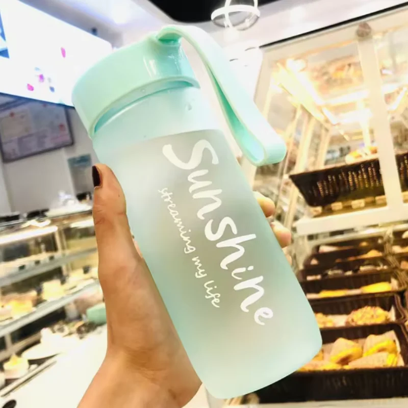 600 مللي كوب ماء بلاستيكي شفاف غير لامع للرياضات الخارجية كوب ماء عصير بارد إبداعي زجاجة مياه بلوري أدوات للشرب للزوجين