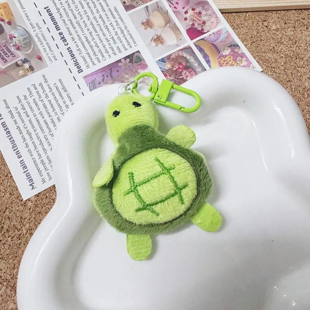 Porte-clés tortue de dessin animé drôle, sac en peluche doux, étiquette nominative, broche tortue, cadeau d'anniversaire