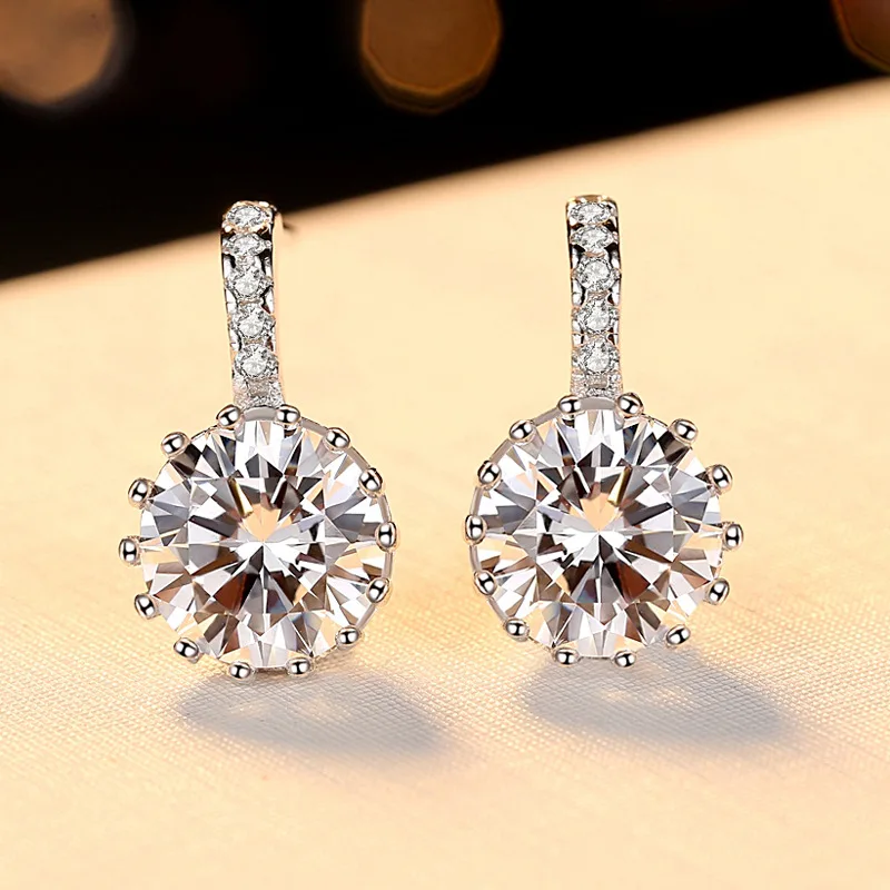 Fashion Versatile Earring for Women, PT950 Platinum with 2 Carat Moissanite, display elegant and modern feminine charm.