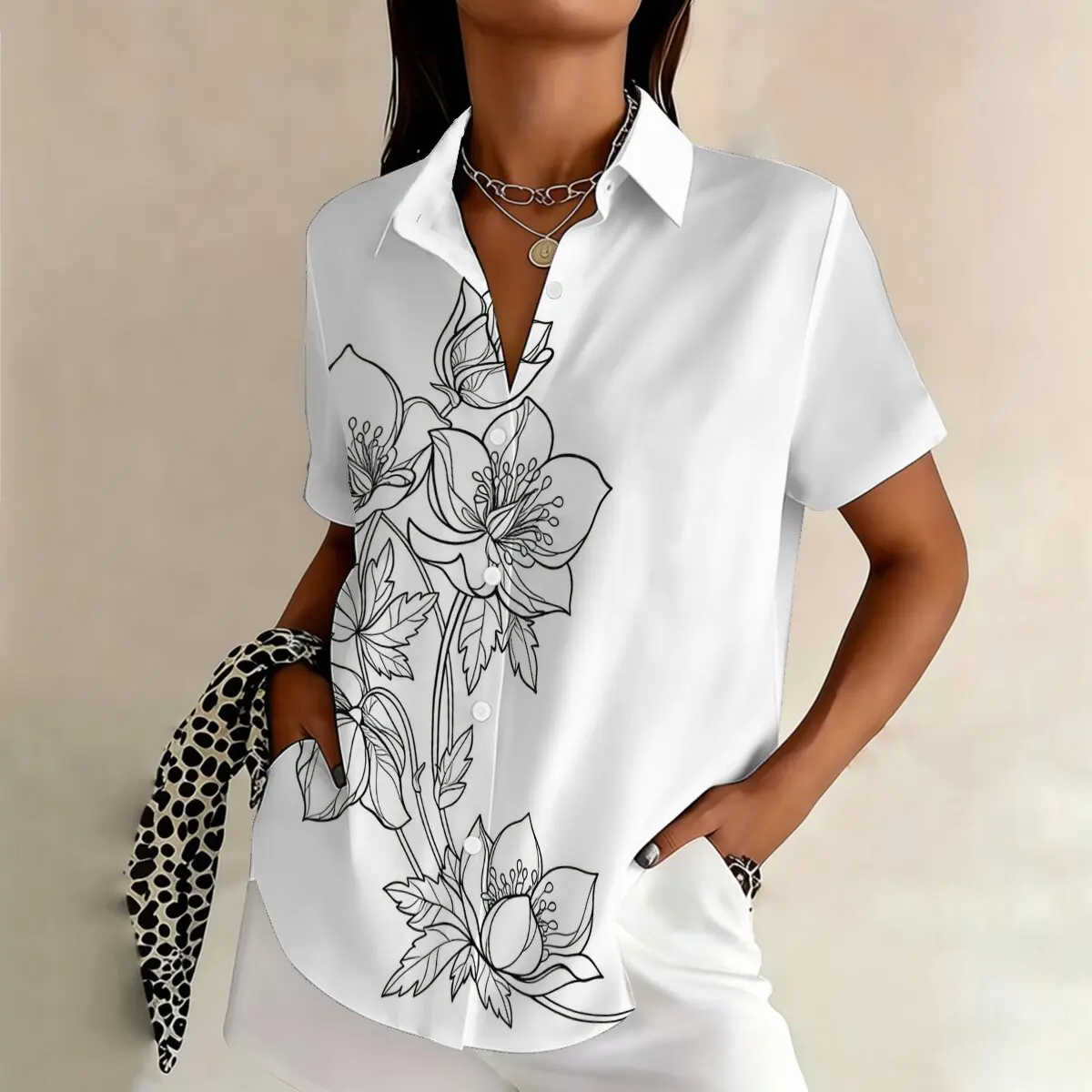 

Летняя женская рубашка больших размеров с короткими рукавами, минималистичный цветочный узор, креативный ретро-стиль для деловых и светских мероприятий.