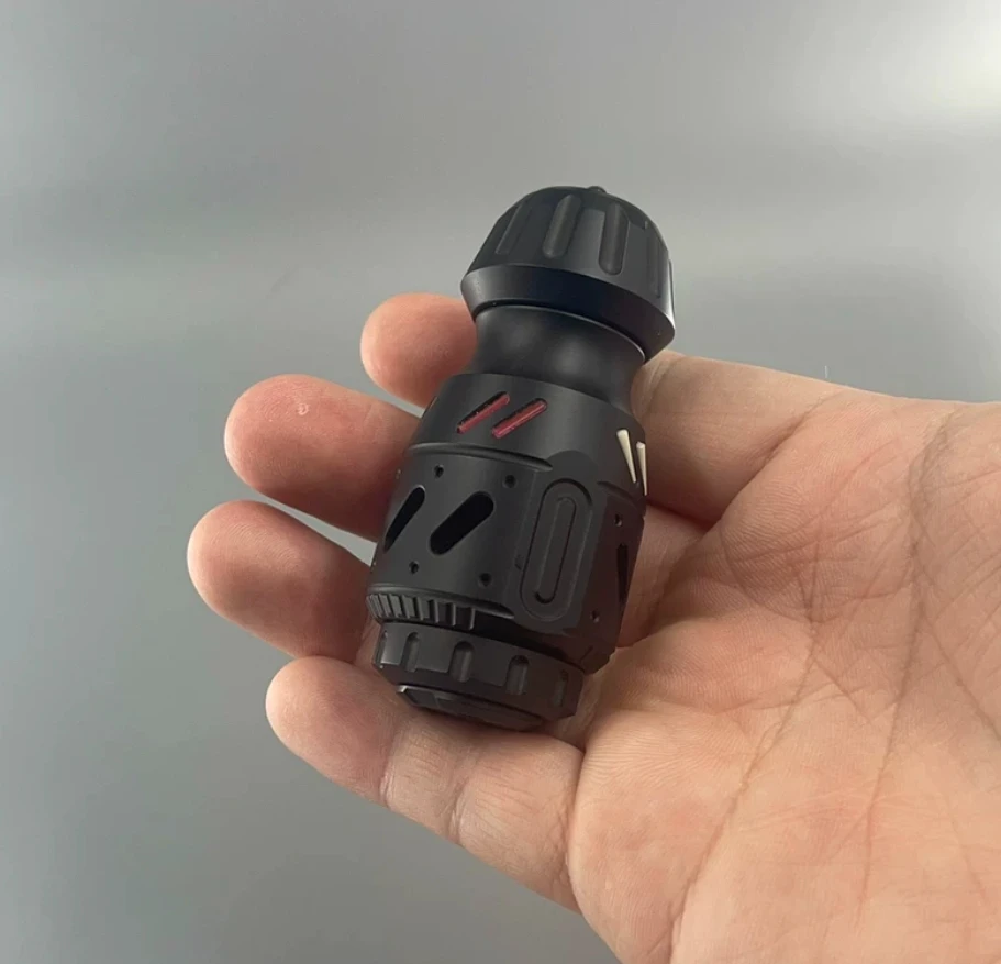 

Б/у EDC RS Little Boy 2.0 Titanium Black слайдер для декомпрессии игрушки