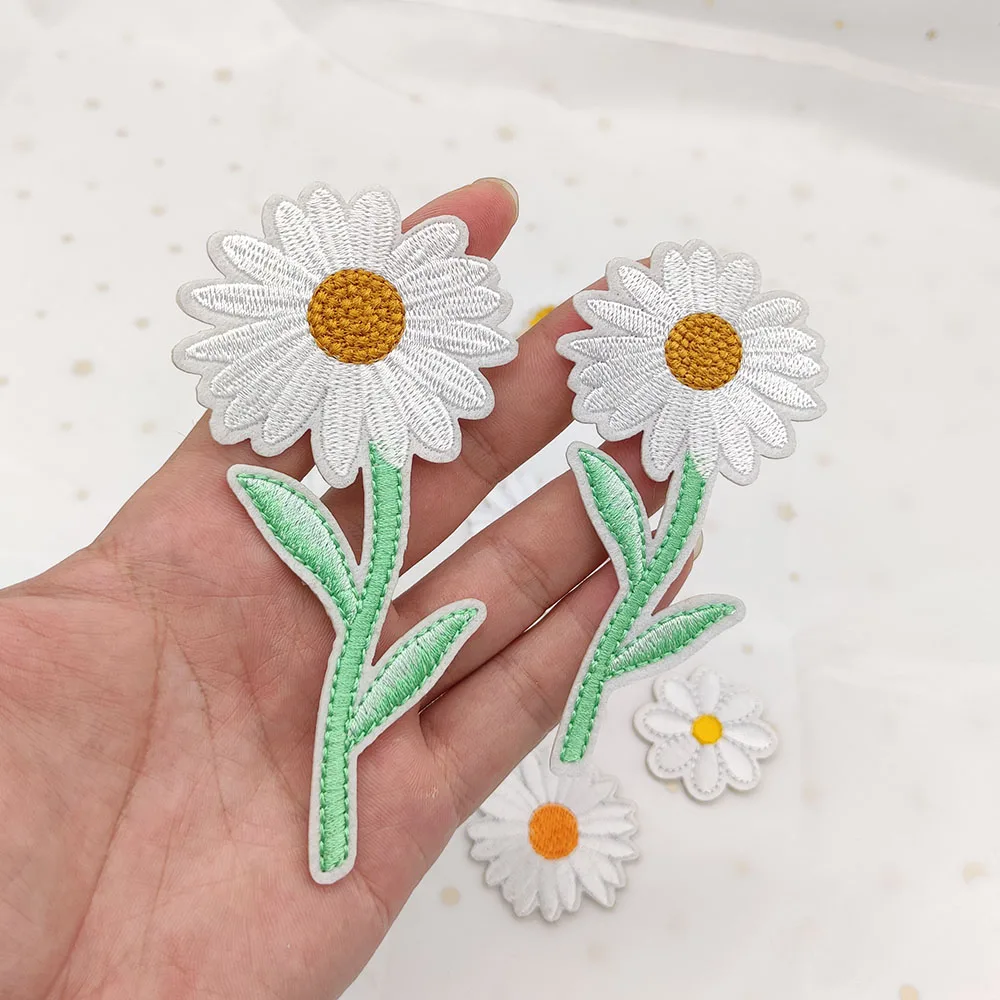 Flower Daisy Sunflower  Embroidery Iron Patches For Kids Clothing Applique Sewing DIY Thermoadhesive Parche Bordado Repair Hole