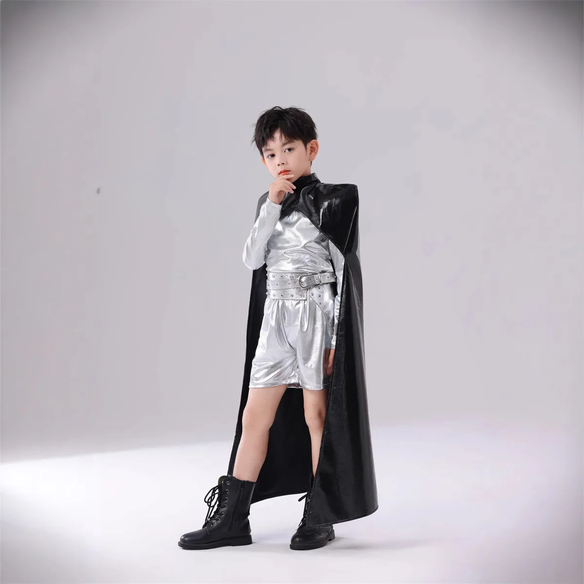 Boy Future Technology Model Catwalk Children Car Model Punk Wind Sun Child Star Catcher Gale Locomotive Performance view 4