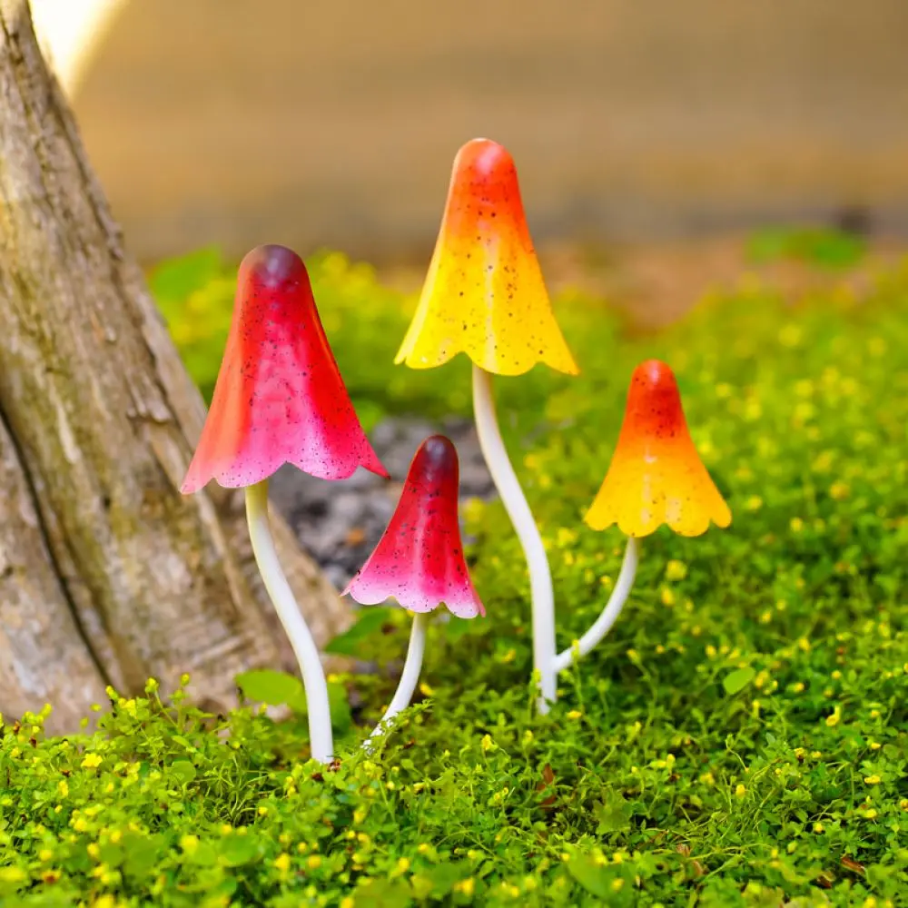 Outdoor Metal Mushroom Statue Colorful Iron Yard Sign Decor Farmhouse Style Garden Ornament Lawn Pathway Landscaping