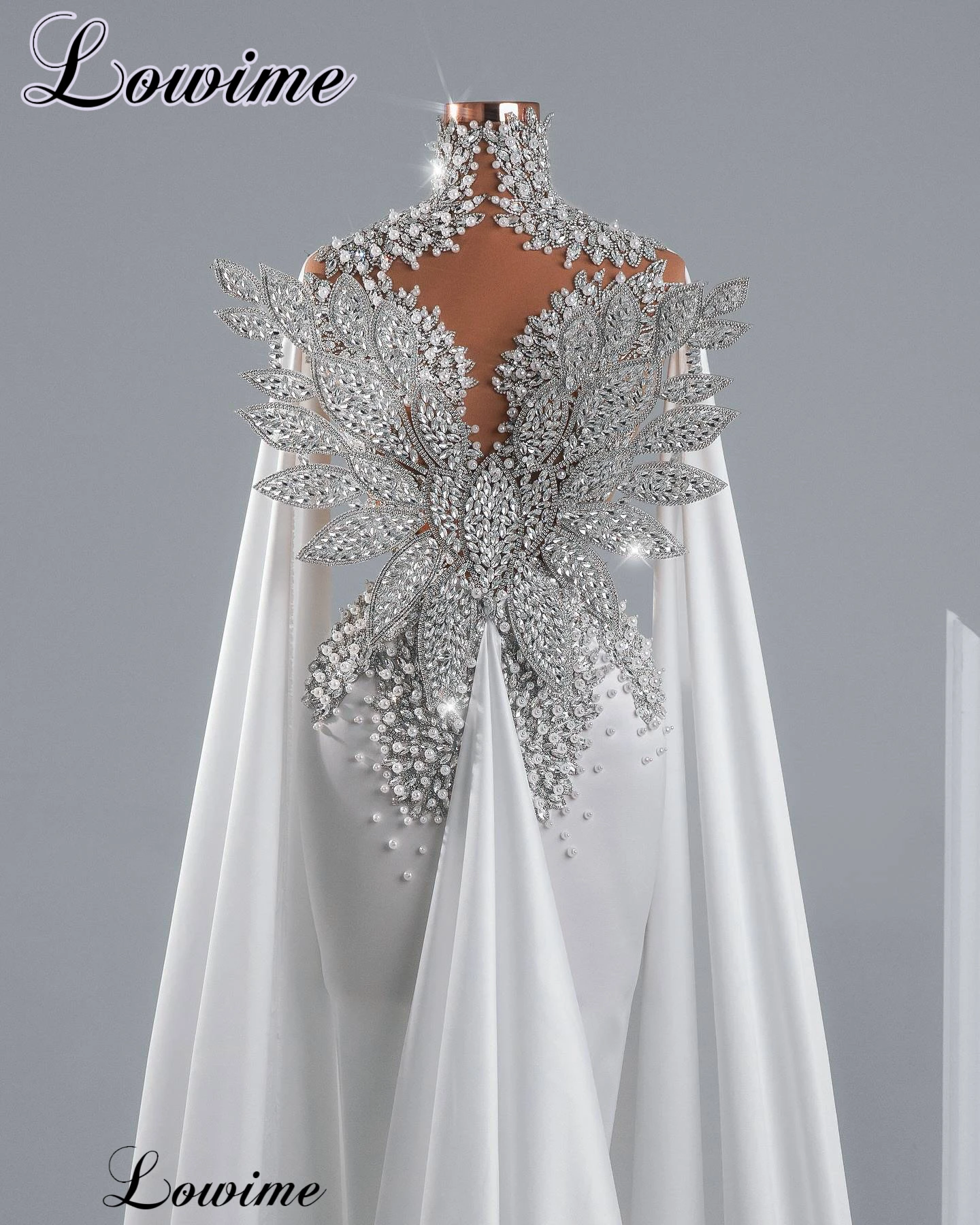 Abiti da sera bianchi di alta moda Cristalli a sirena Maniche lunghe Abiti da celebrità Abiti da festa Robes De Soirée personalizzati