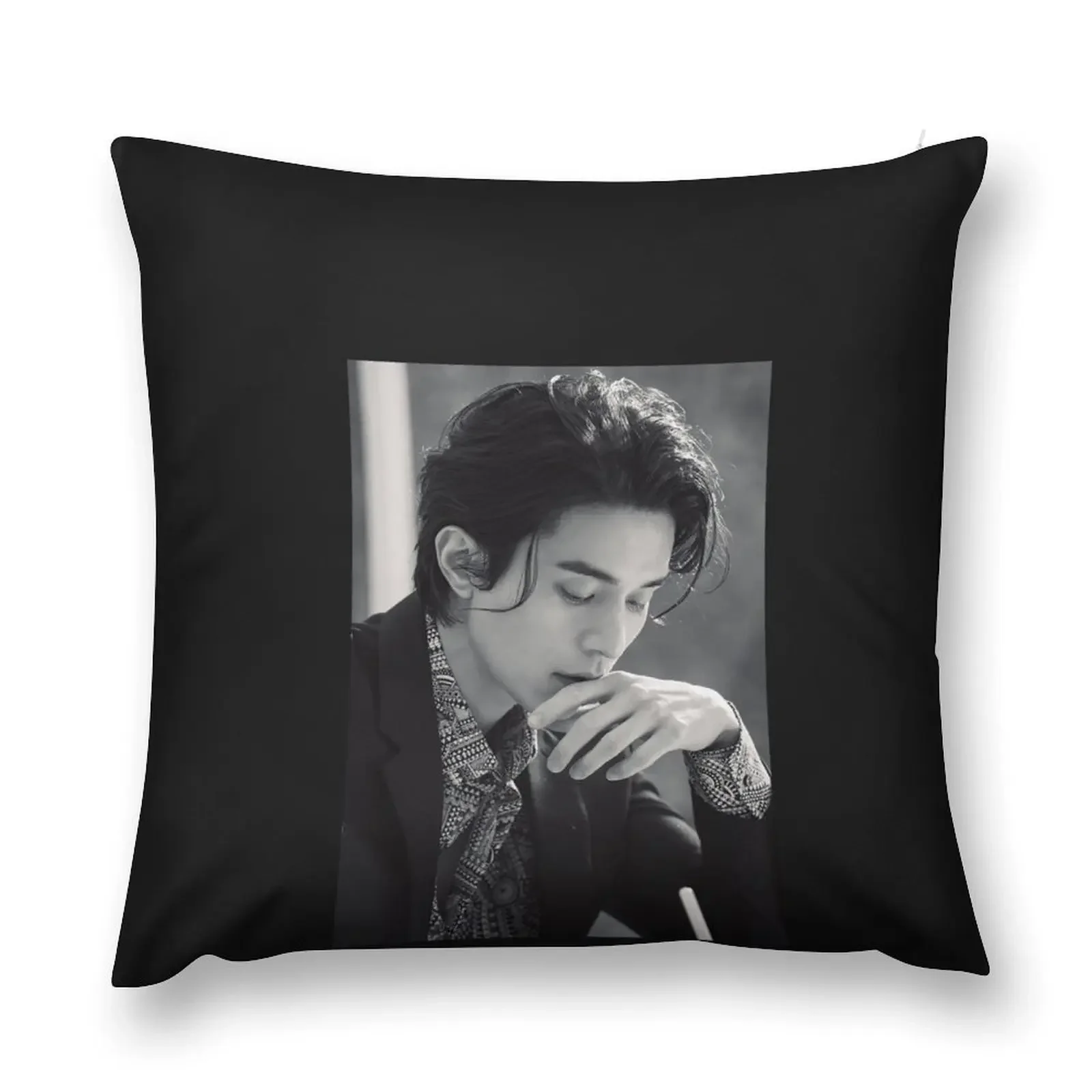 lee dong wook Classic T-Shirt Throw Pillow Pillowcases Covers For Sofas Cushions Home Decor Pillow Cover pillow