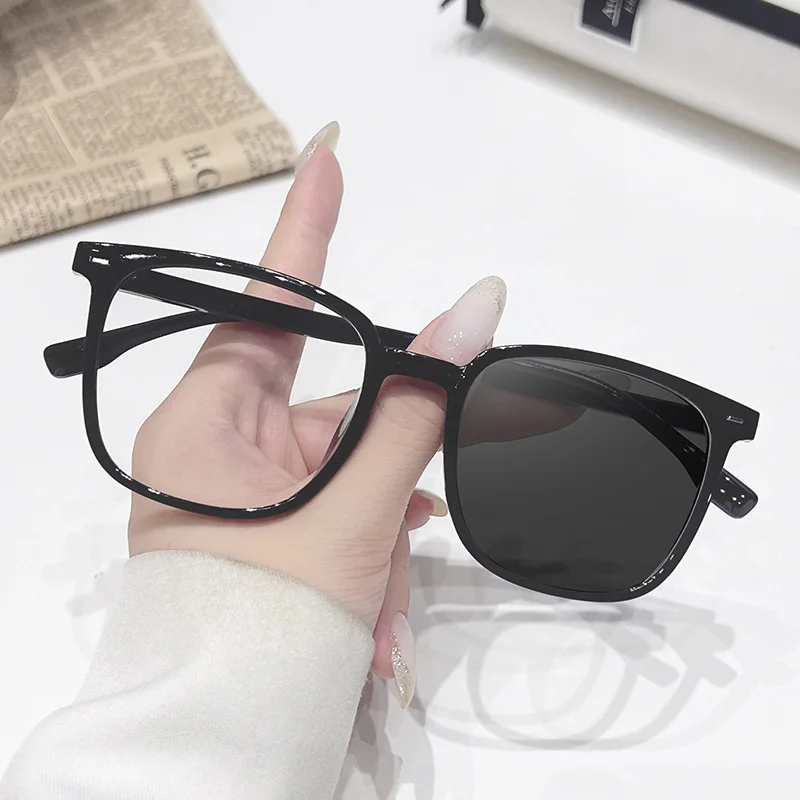 Photochromic Square Sunglasses Rectangle Fashion Women Men Shades Sun Glasses for Female Male Traveling Eyewear Plain Glasses