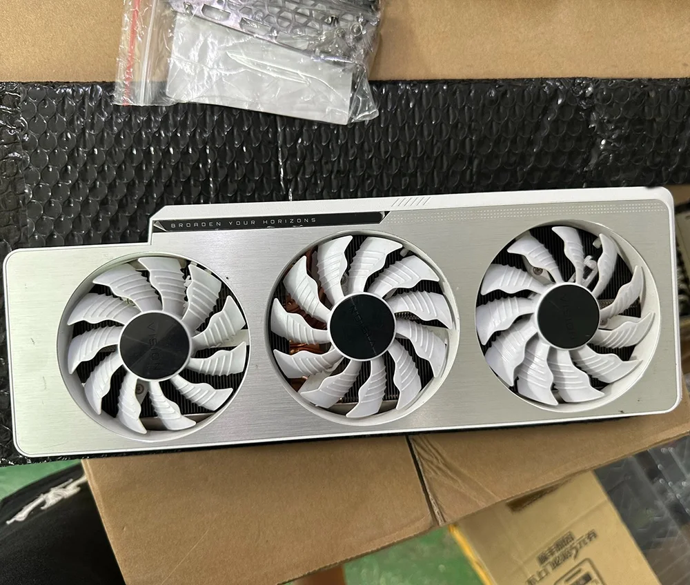 Original Used For Gigabyte GeForce RTX3090 VISION OC 24G,GV-N3090 VISION OC Heatsink Cooling Fan (without PCB board)