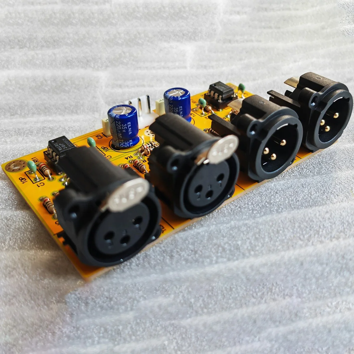 Balance preamp Balanced(XLR) to Unbalanced  (RCA)/ Unbalanced  (RCA) to Balanced(XLR) RCA to XLR  Converter Switch Board