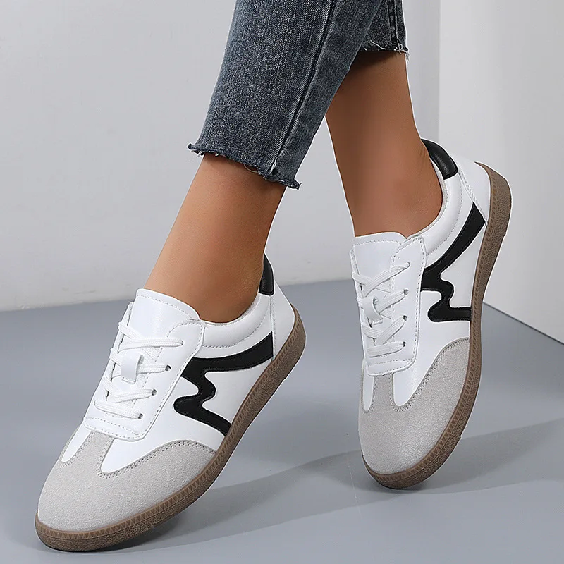 

Новинка осени 202, женские туфли на плоской подошве, повседневная спортивная обувь с цветными блоками и резьбой, белые тренировочные туфли на плоской подошве с кружевом