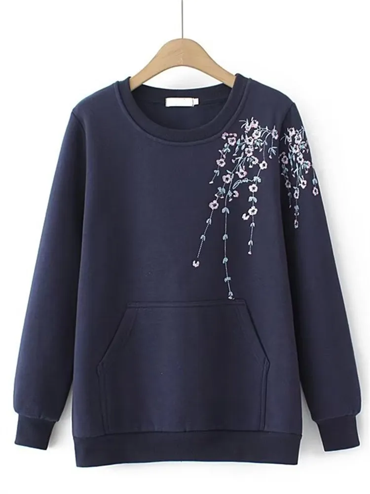 Plus Size Women\'s Clothing Autumn Winter Long-Sleeved T-Shirt O-Neck Sweatshirt With Embroidery Plum Blossom Pattern On Shoulder