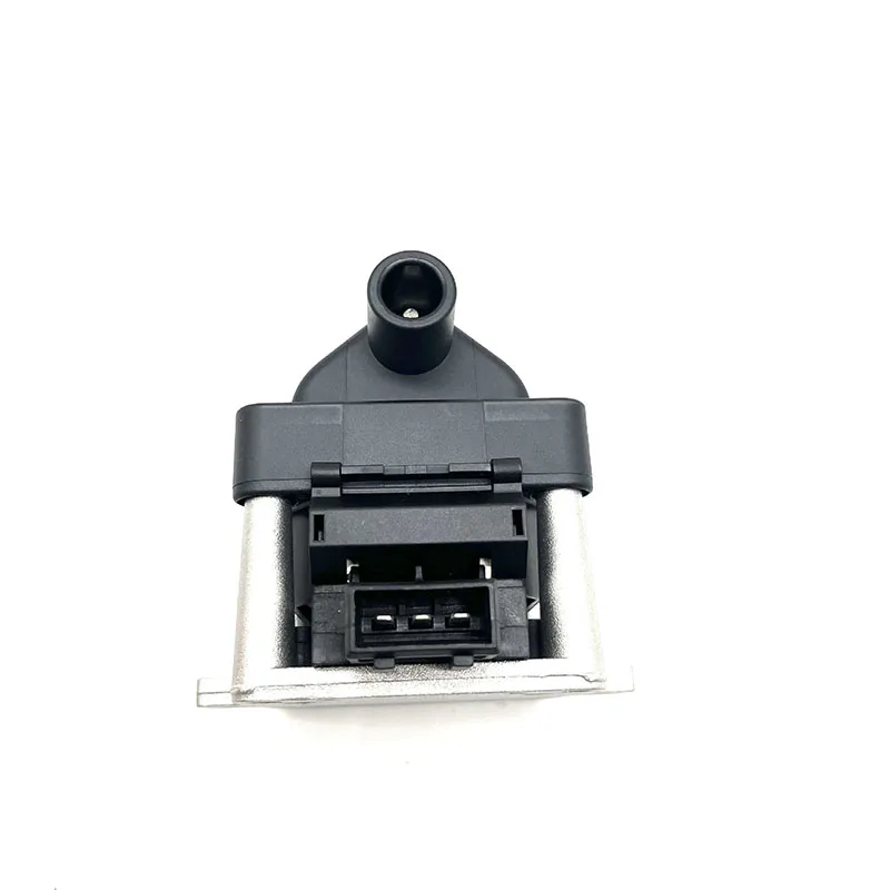 1Pcs Ignition Coil For VW Polo Golf Passat Vento Audi 80 B3 B4 1.6 2.0 Ibiza Cordoba Inca Toledo Favorit Felicia OEM:6N0905104