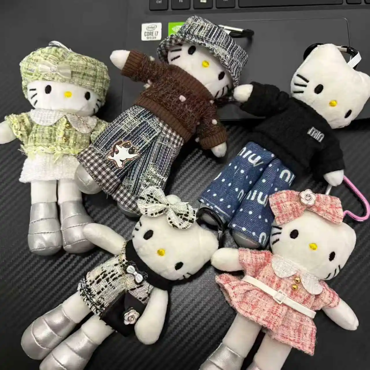 

Long Leg Hello Kitty Plush Keychain Elegant Tweed Knit Outfit Cartoon Doll Bag Charm Women Handbag Pendant Gift for Girls Friend