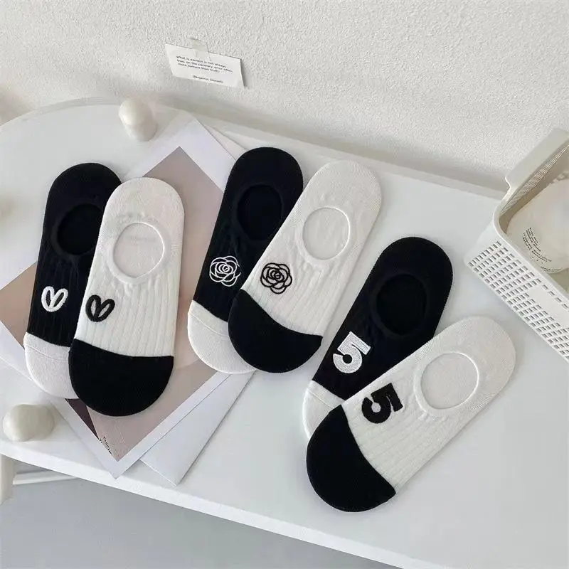 

1/6 Pairs Spring Low Cut Black and White Color Blocked Women's Boat Socks Simple Fashionable and Versatile Women's Short Socks