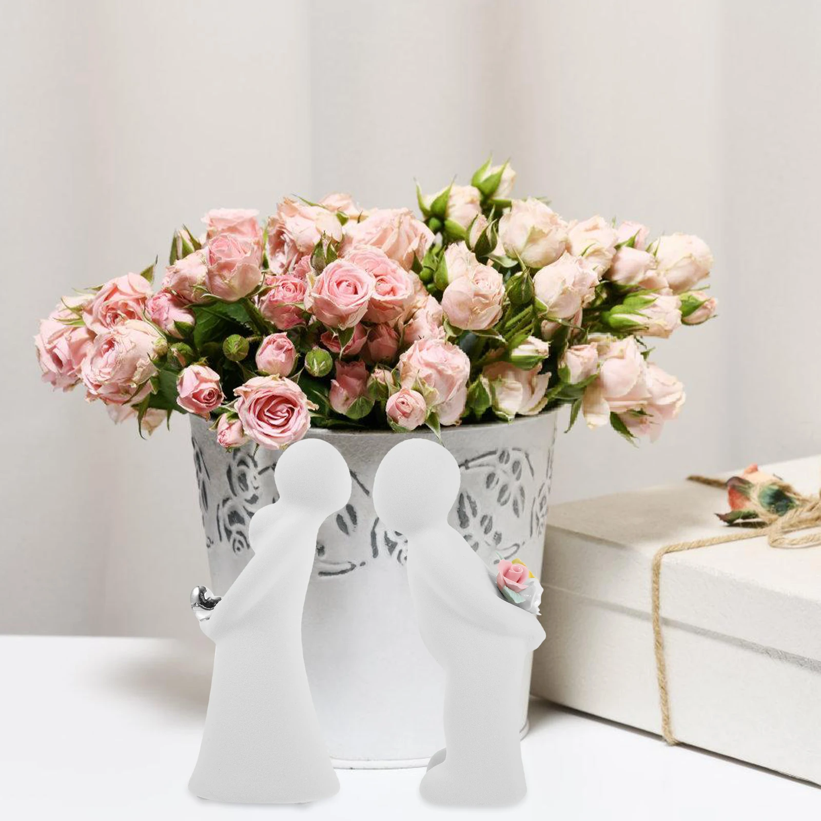 

1Pair Ceramic Couple Sculpture Abstract Lover Kissing Statue Desktop Ornament Valentine Gift Ceramic Couple Sculpture