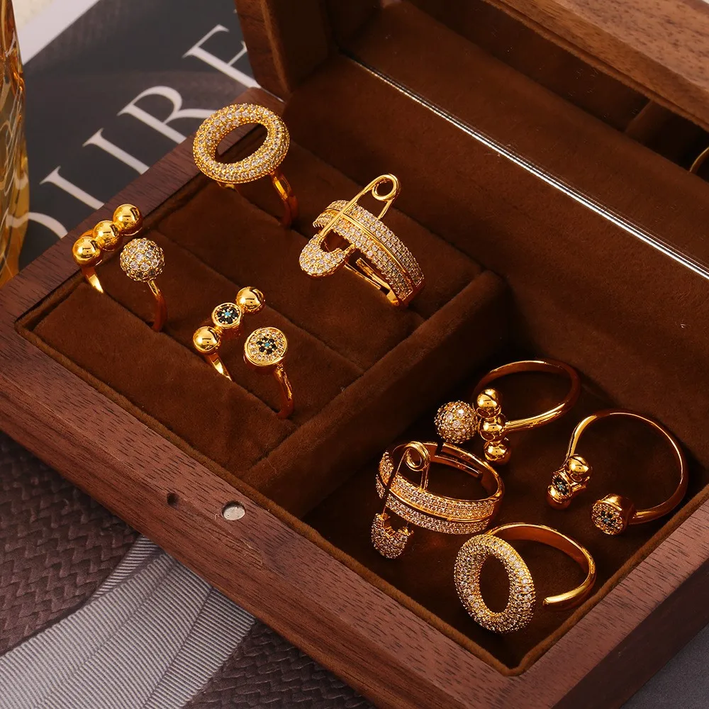 خاتم إصبع دائري مفتوح للنساء مطلي بالذهب ، أحجار الراين الفاخرة على شكل دبوس ، الفولاذ المقاوم للصدأ 316L ، هدية مجوهرات Colorfast