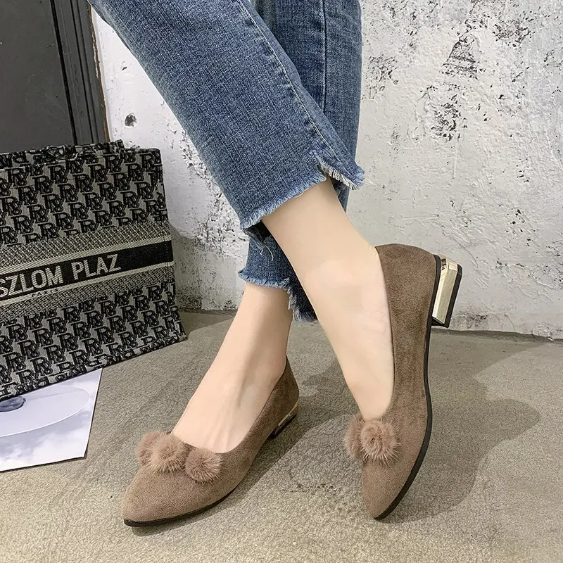Zapatos Mary Jane para Mujer con Bola de Peluche, Bailarinas Planas de Ante Sintético para Dama, Zapatos de Vestir Cómodos con Punta Fina para Oficina, Modelo 2026