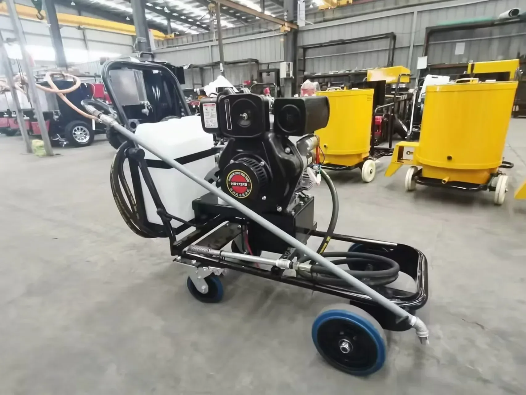 アスファルト乳剤散布機