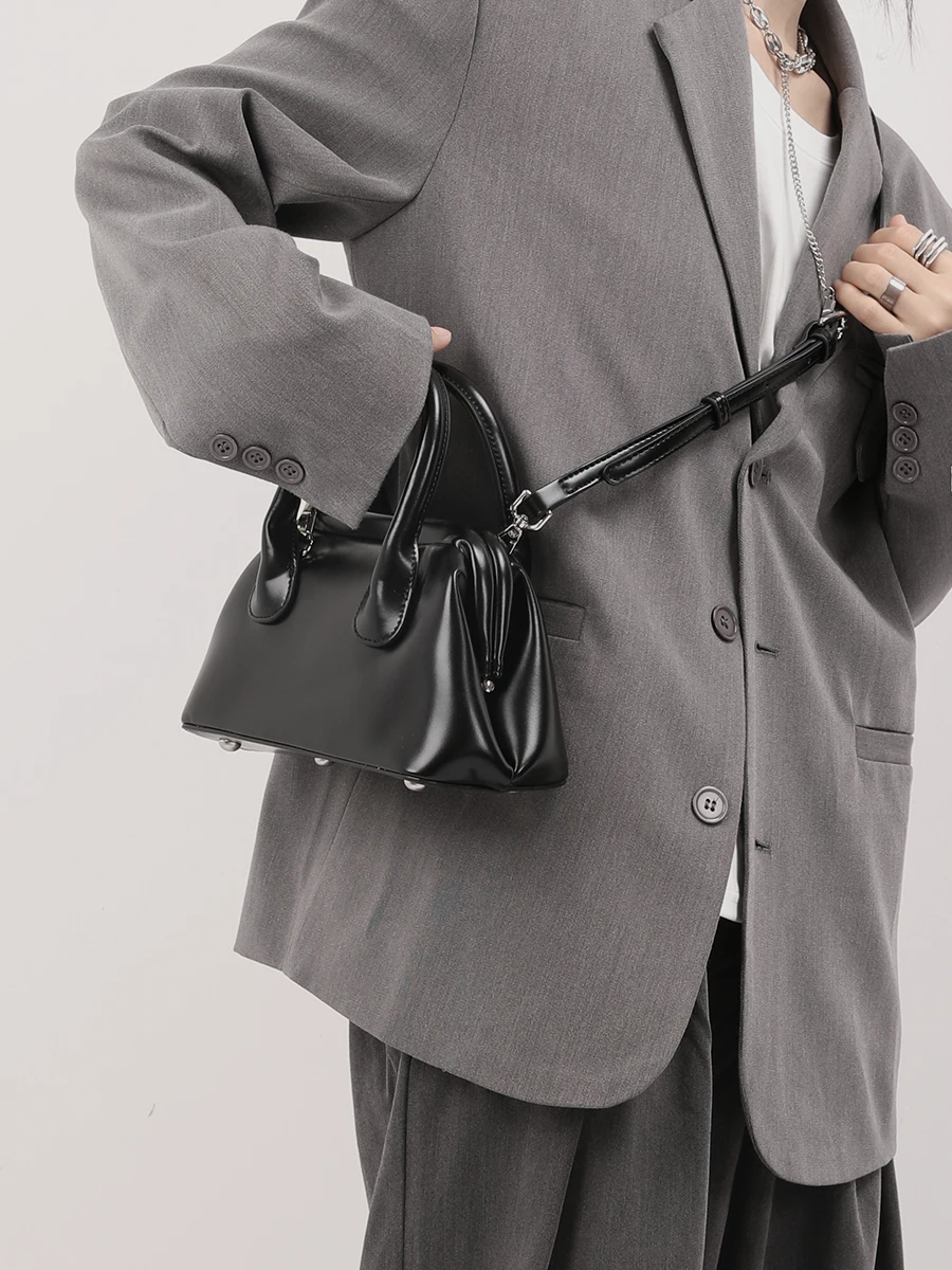 New Arrival Elegant Casual Black Crossbody Bag Single Shoulder Satchel Handbag Wooden River Card Korean Style Ins Aesthetic