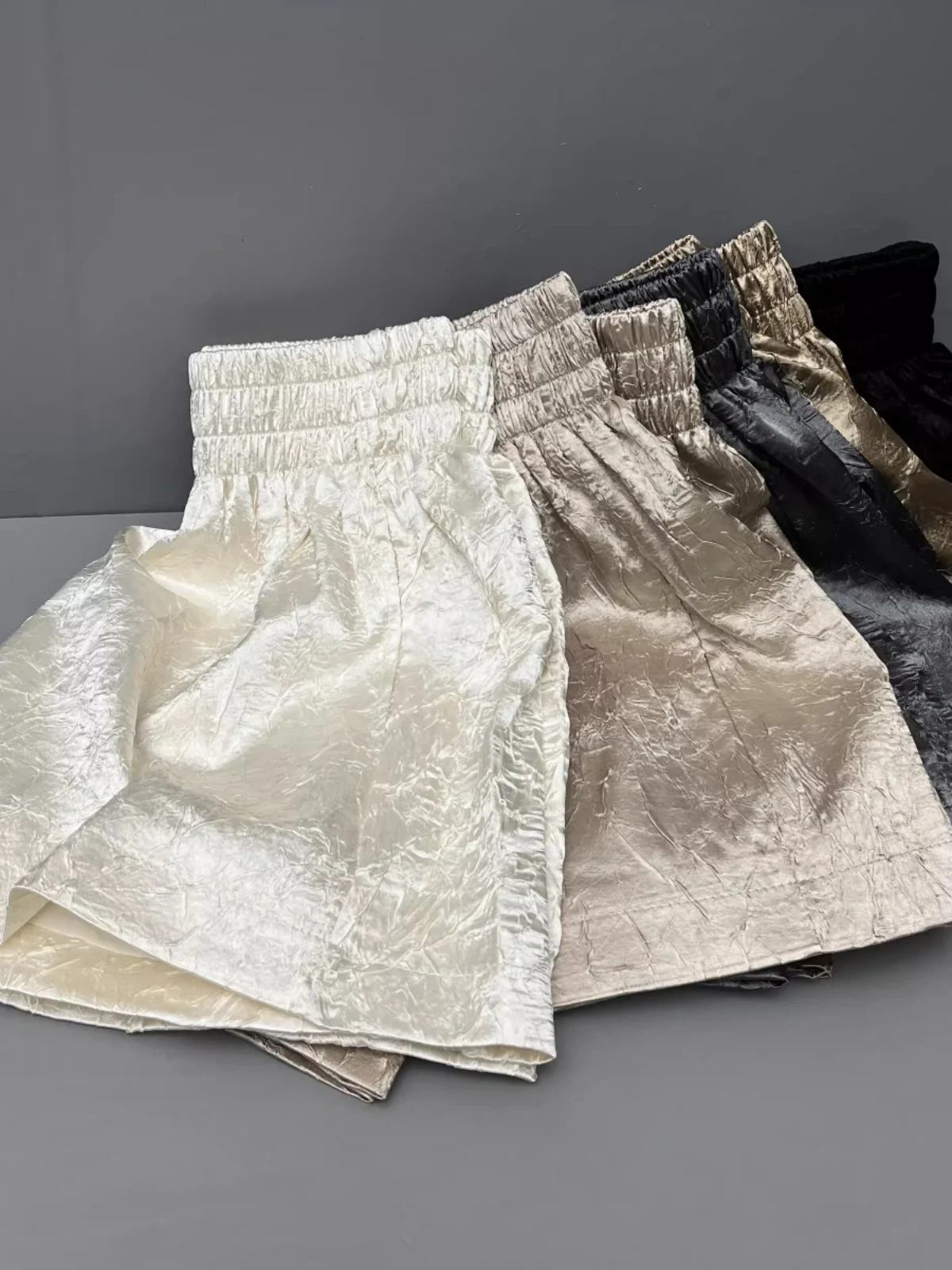 

Летние шорты из ледяного шелка А-силуэта с широкими штанинами, женские, больших размеров, свободные, утягивающие, с высокой талией, в корейском стиле, для повседневной носки