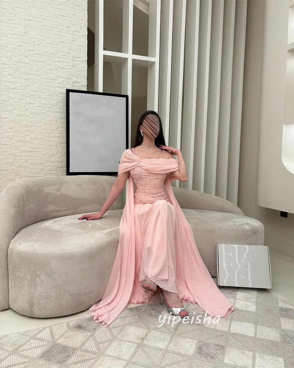 Personalizado rosa modesto chiffon plissado miçangas strass drapeado a linha fora do ombro vestidos longos vestidos de noite requintado