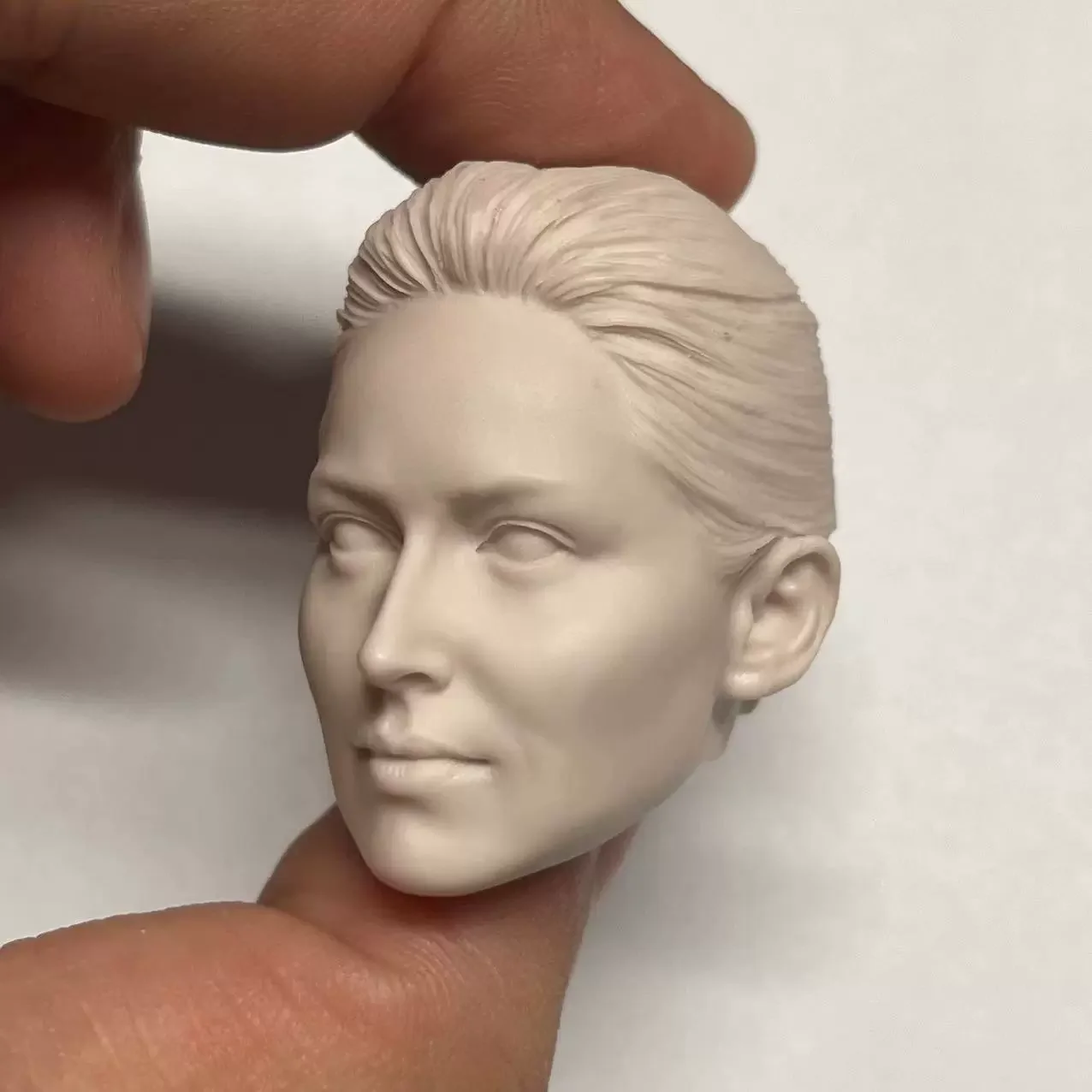 

1/6 Scale Sharon Stone Female Head Sculpture Carving 1:6 Actor Singer Unpainted Model Fit 12'' AnimeAction Figure Soldier Toys