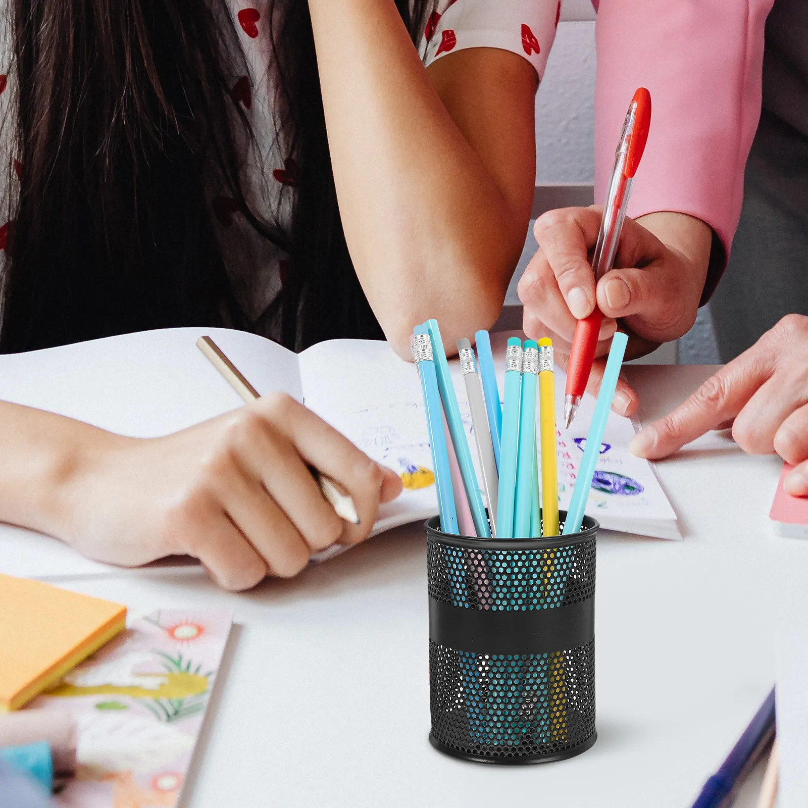 Smooth Surface Metal Mesh Pen Holder Desk Organizer for Office Study Room School Library Bedroom Wear Resistant Sturdy Pencil
