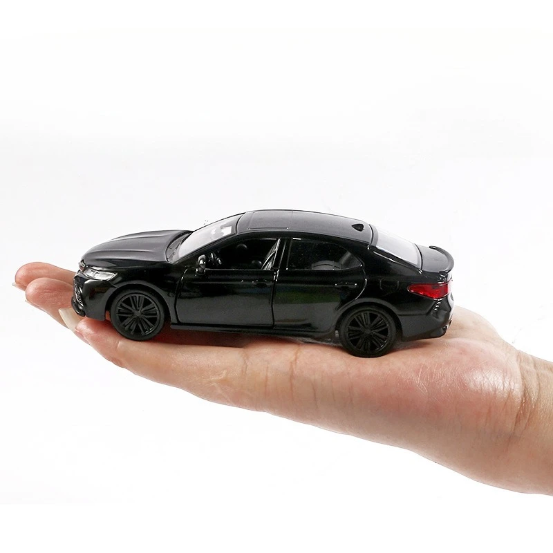 Simulación de coche de aleación Toyota Camry XSE a escala 1/36, vehículo de juguete fundido a presión, regalo de cumpleaños para niños, decoración del hogar, Hobby