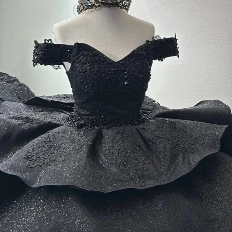

Shiny black Quinceanera Dress Lace layering off-shoulder Tull decal vestidos de 15 Quinceanera ﻿Customized