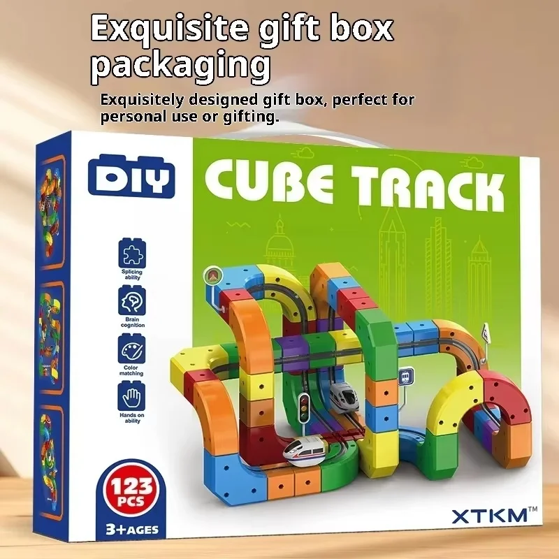 Elektrisches Magnetschienen-Set mit Anti-Schwerkraft-Fahrzeugen – 100+ Stück Vorbau-Bauspielzeug, kreative DIY-Eisenbahn für Kinder, Geschenkspielzeug