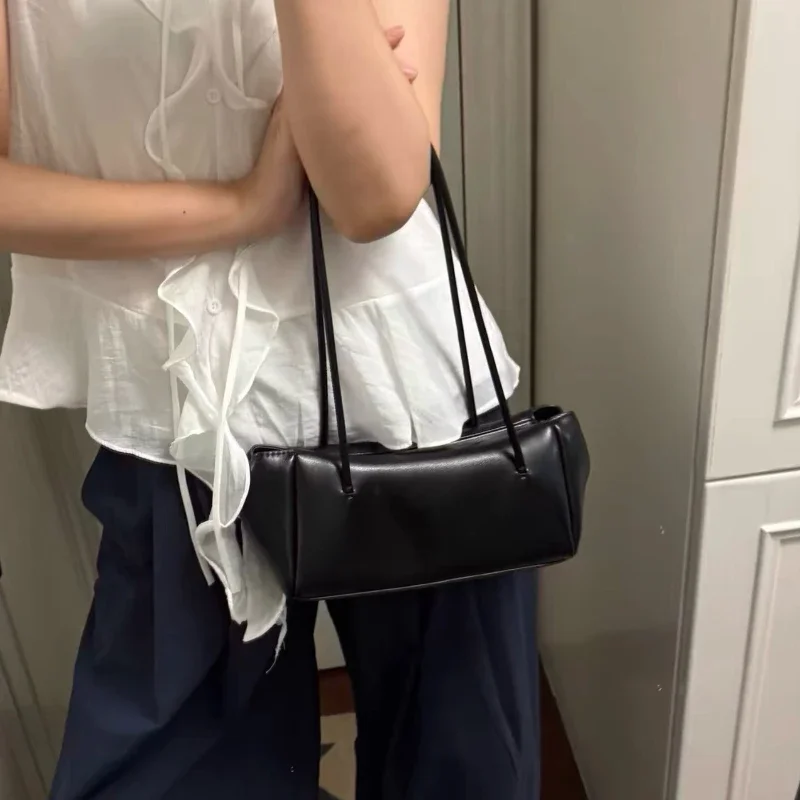 Minimalist Style Large Capacity Single Shoulder Handbag Black Commute Lightweight Underarm French Bread Bag PU Material Daily