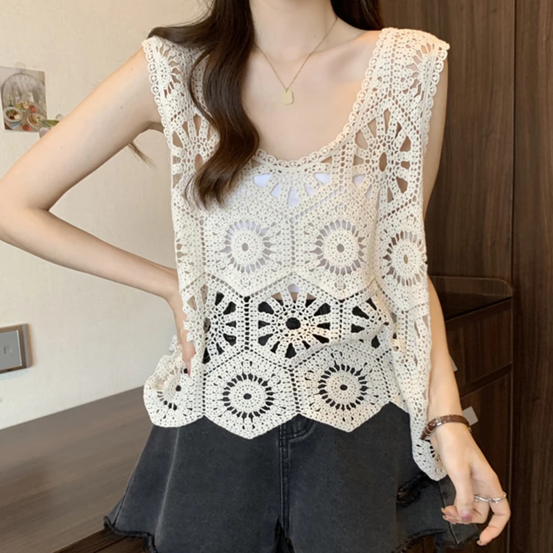 Crochet Tank Top for Women Sheer Open-work Sleeveless Crop Knit Top Blouse Summer Boho Vacation Coverup Outfit