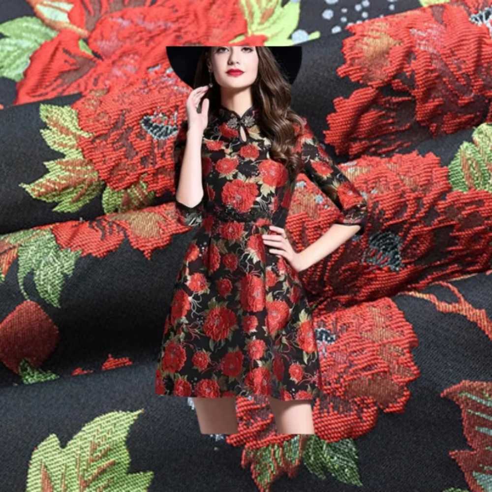 

Окрашенная в пряжу парчовая жаккардовая роза платье плащ одежда ткань европейский бренд модный дизайн шить оптовая продажа материал на метр