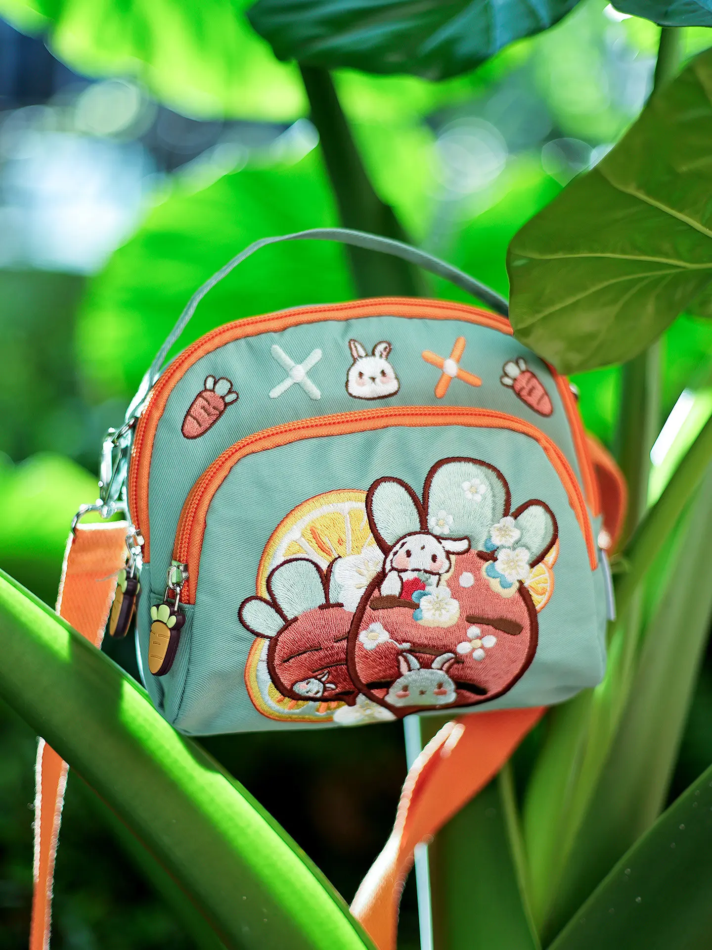 Two-dimensional Cartoon Rabbit Carrot Embroidered Nylon Three-layer Large Capacity Cute Mobile Phone Bag Small Messenger Bags