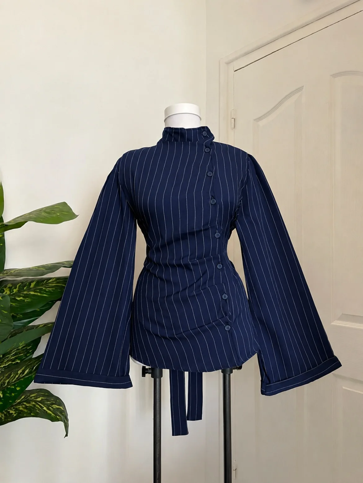 Nouvelle chemise à manches longues, style rétro chinois, à rayures et taille cintrée, chemisier ajusté à bretelles et manches évasées pour femmes