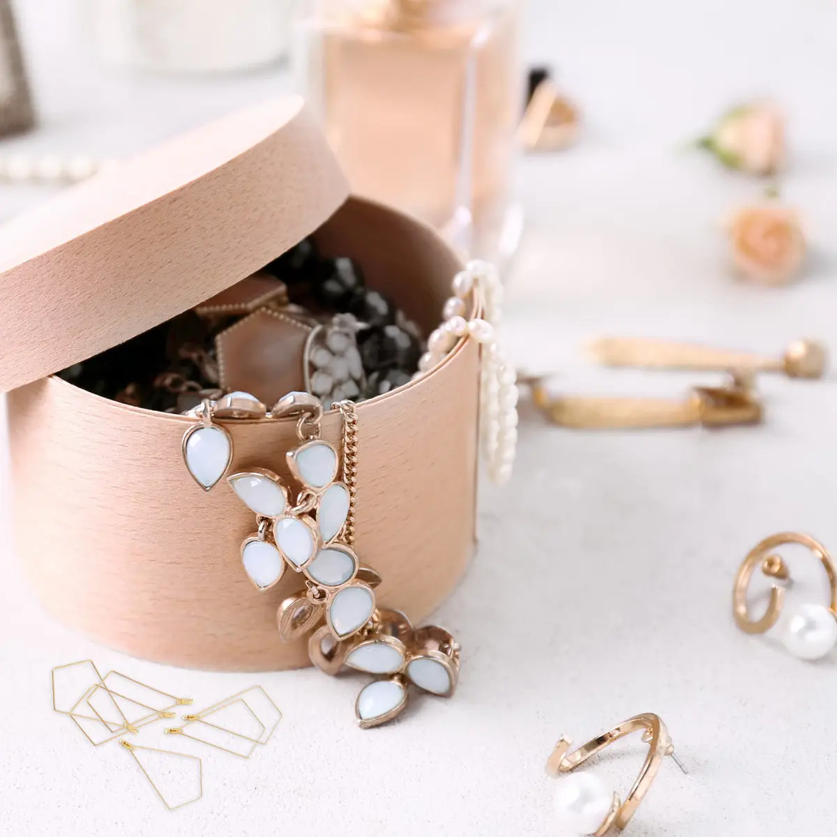 

50Pcs Ear Jewelry Components Premium Beading Hoop with Double Holes for DIY Earrings Craft Golden