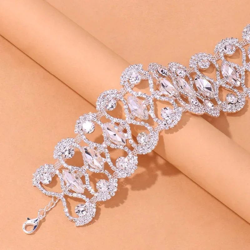 Big Crystal Rhinestone Choker Necklace Jewelry for Women Statement Hollow Collar Chain Short Necklace Fashion Jewelry